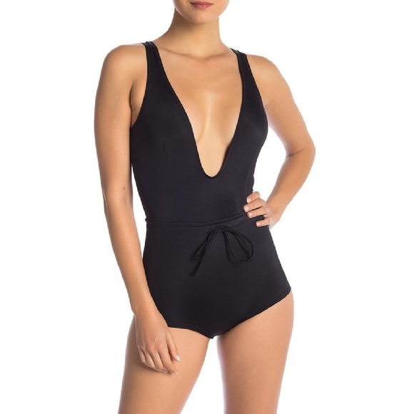 SOLID & STRIPED Other - 🆕️ Solid & Striped Edie Plunge Swimsuit